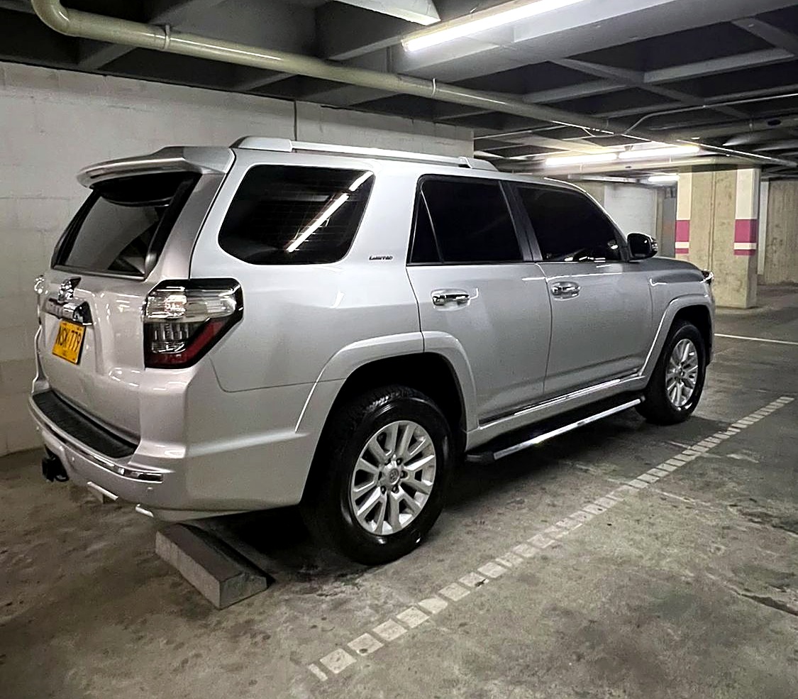 Toyota 4Runner Limited foto 4
