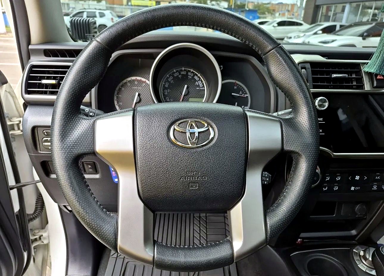 Toyota 4Runner SR5 foto 2