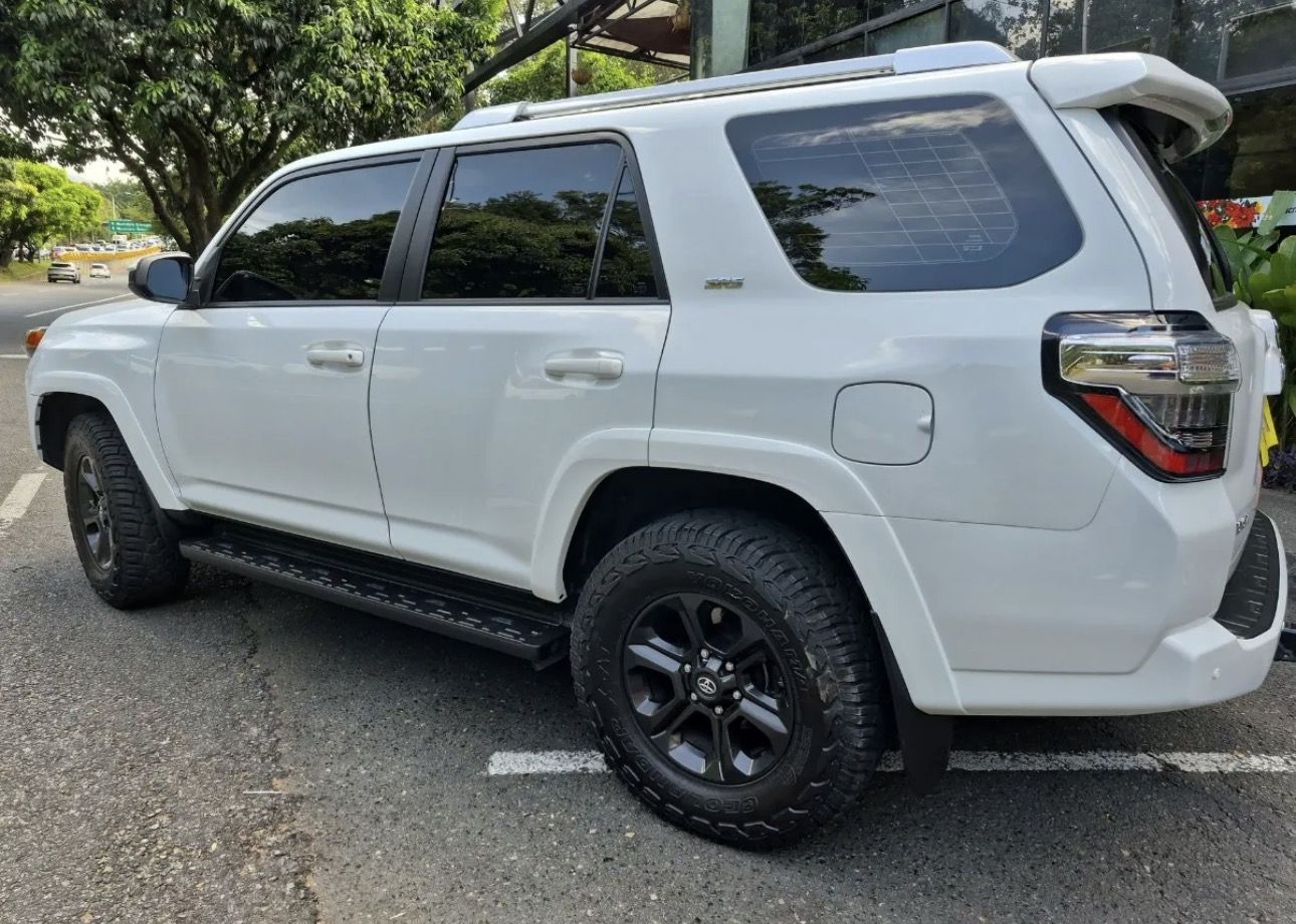 Toyota 4Runner 4.0 SR5 foto 6