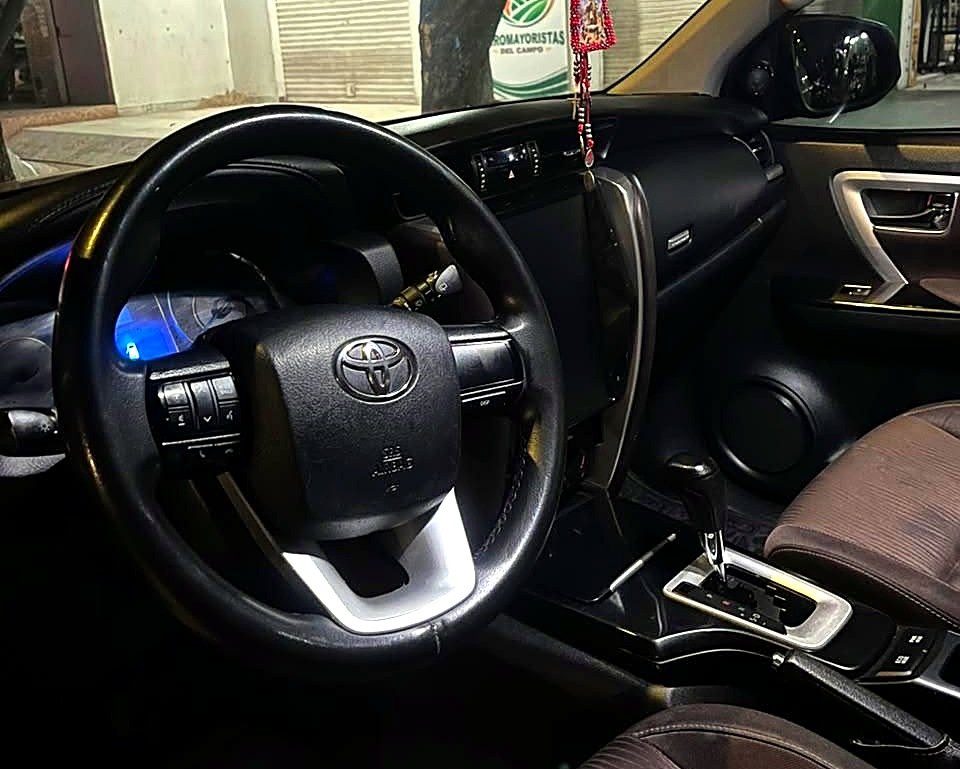 Toyota Fortuner 2.7L foto 3