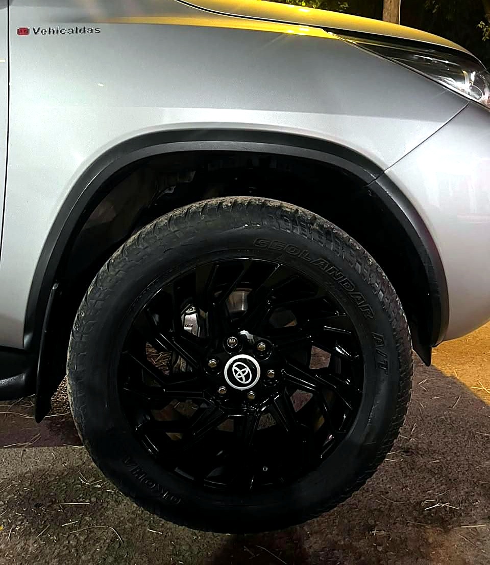 Toyota Fortuner 2.7L foto 7