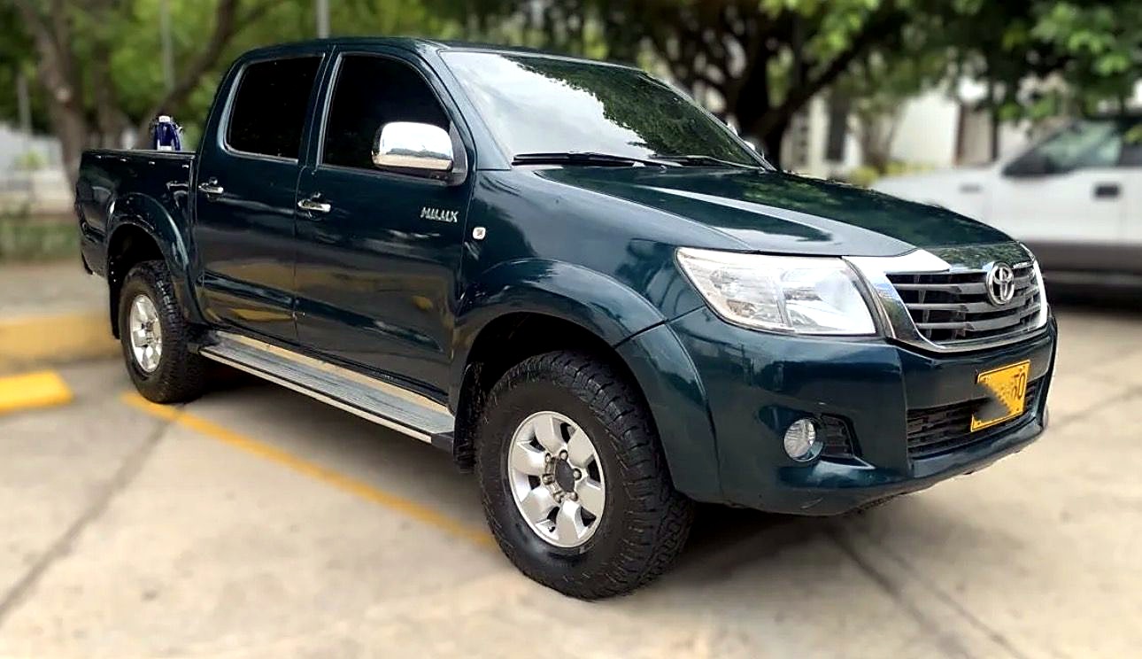 Toyota Hilux foto 2
