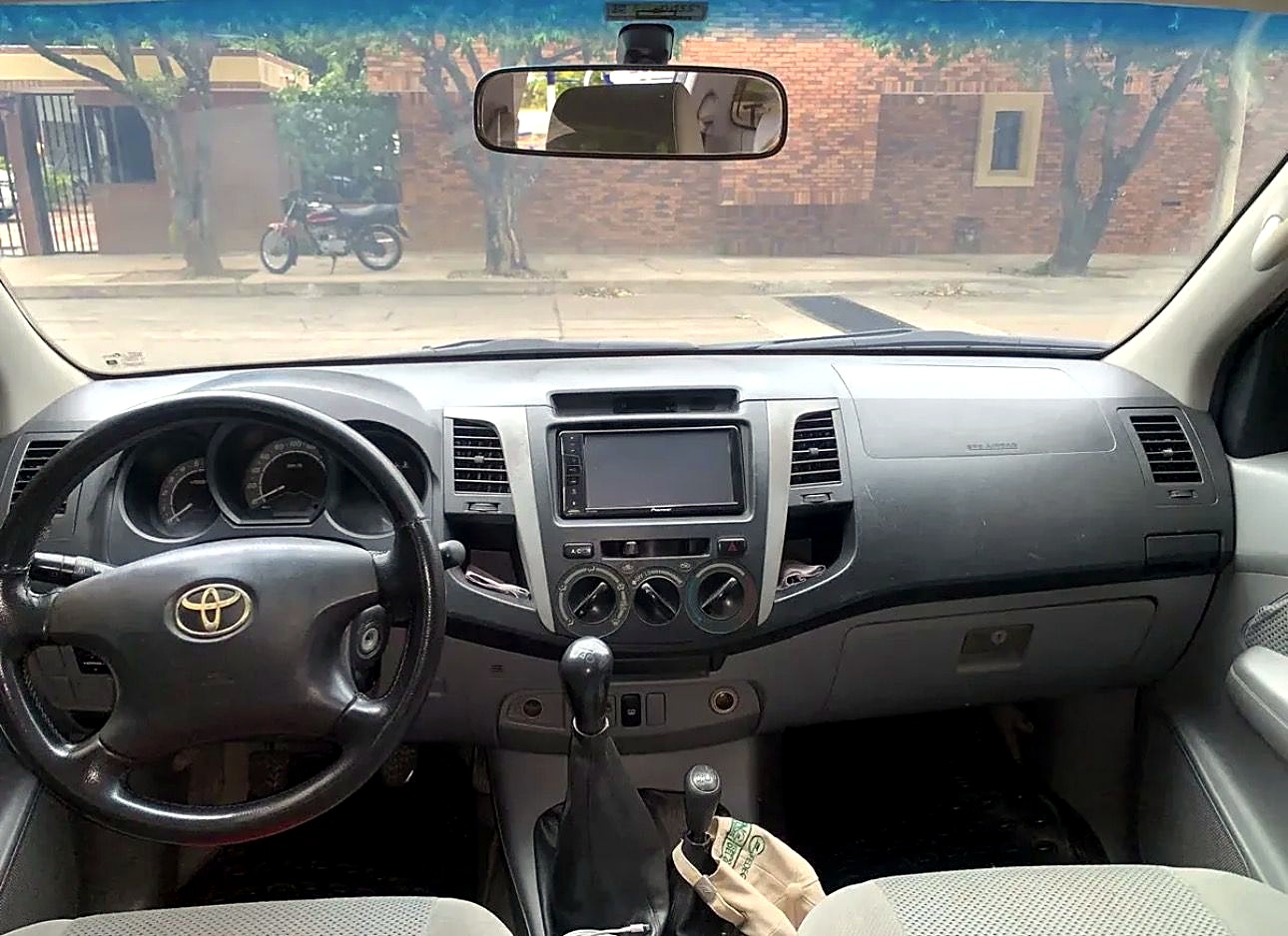 Toyota Hilux foto 7