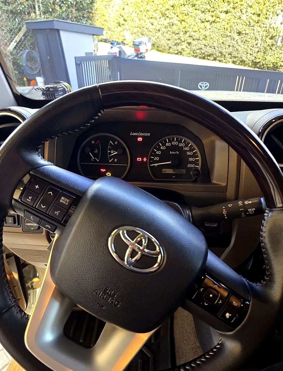 Toyota Land Cruiser 70 foto 5