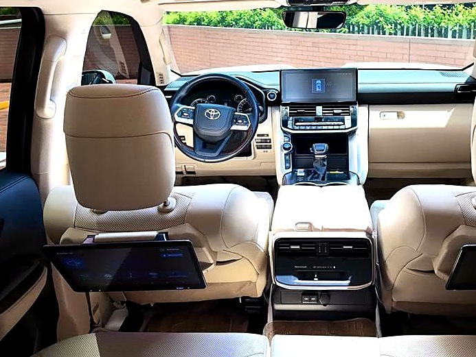 Toyota Land Cruiser GXR foto 4