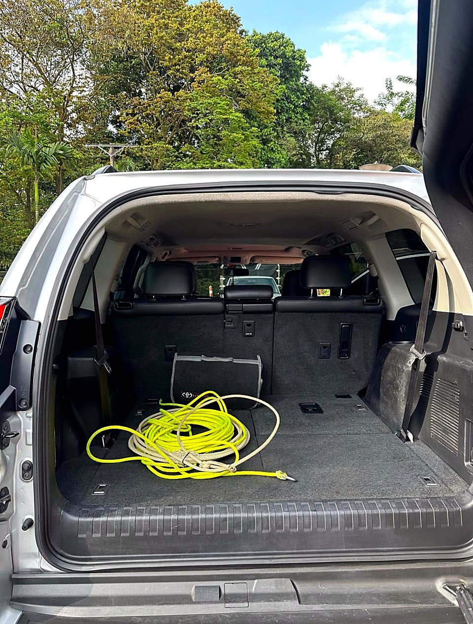 Toyota Land Cruiser Prado TXL foto 2