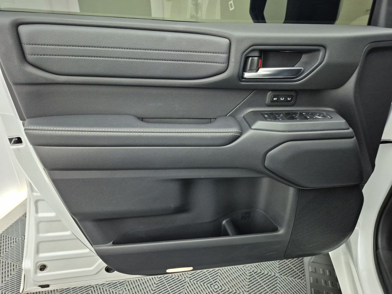 Toyota Prado VX 2.8 foto 15