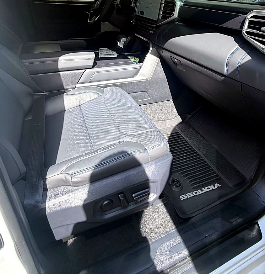 Toyota Sequoia i-Force Max foto 7