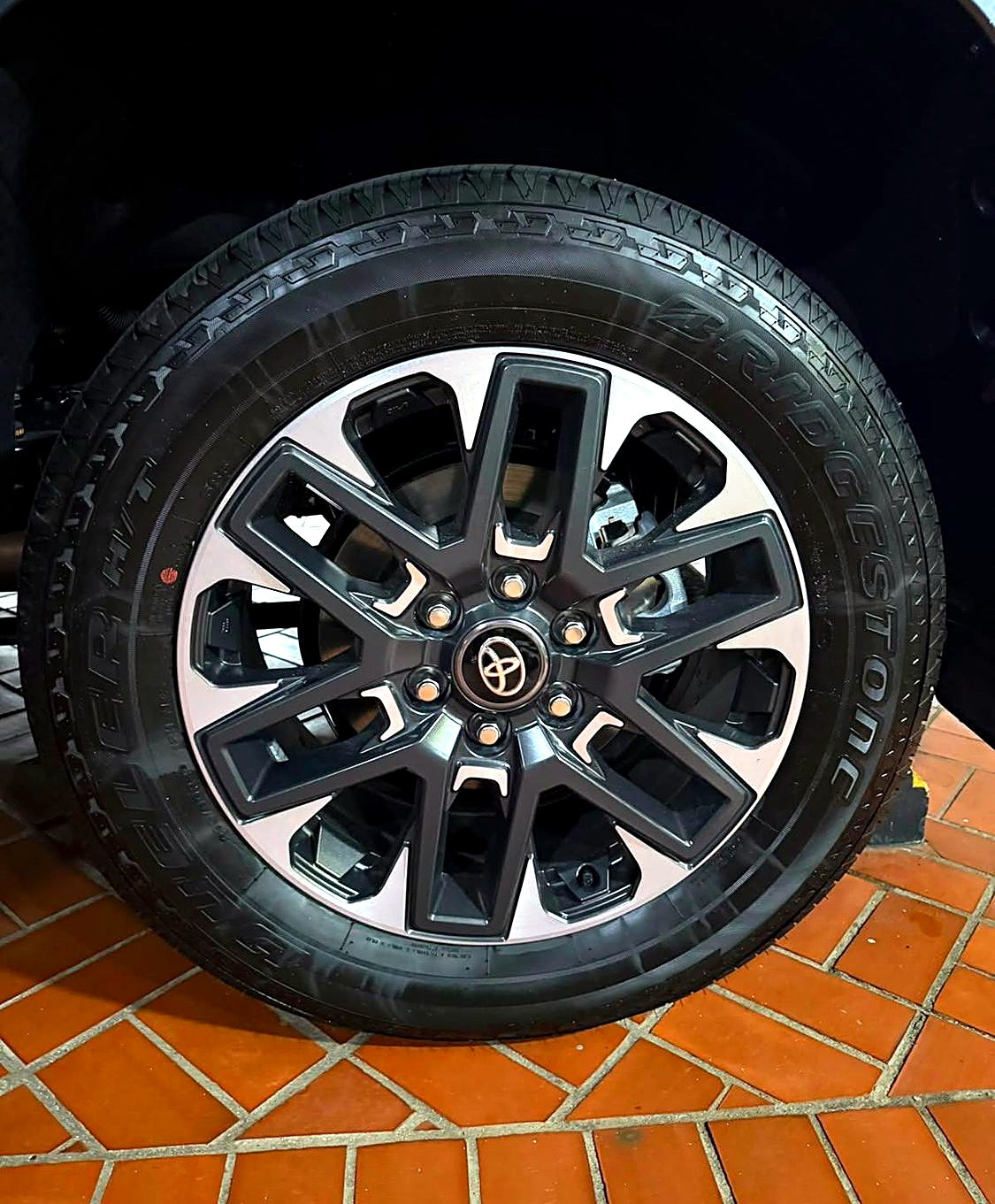 Toyota Sequoia foto 3