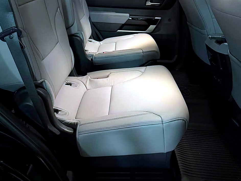 Toyota Sequoia foto 5