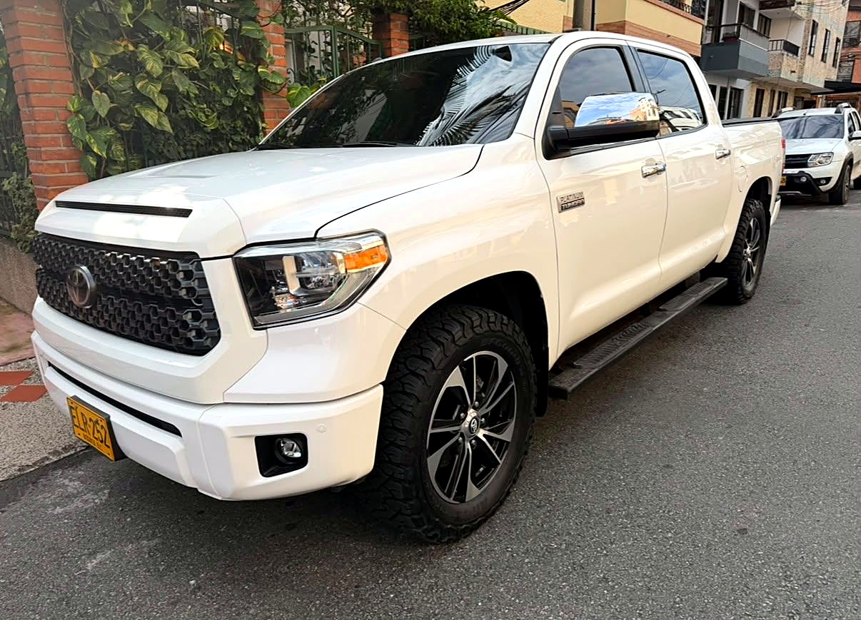 Toyota Tundra 5.7 foto 4