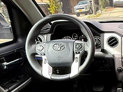 Toyota Tundra 5.7 foto 5