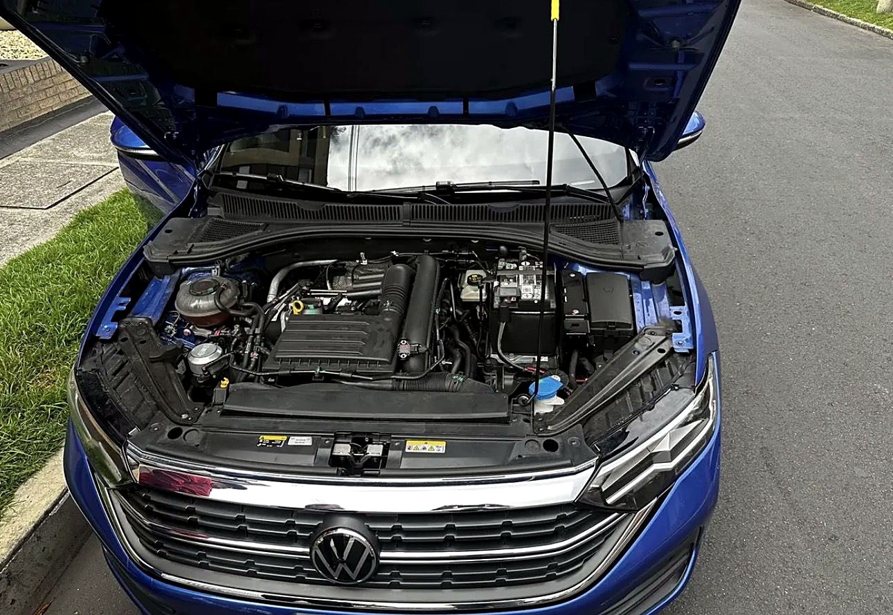 Volkswagen Jetta Confortline 1.4 foto 2