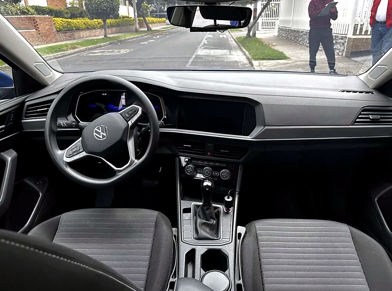 Volkswagen Jetta Confortline 1.4 foto 4