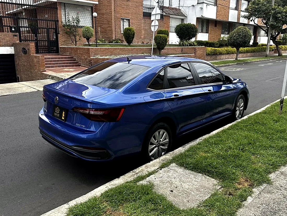 Volkswagen Jetta Confortline 1.4 foto 8
