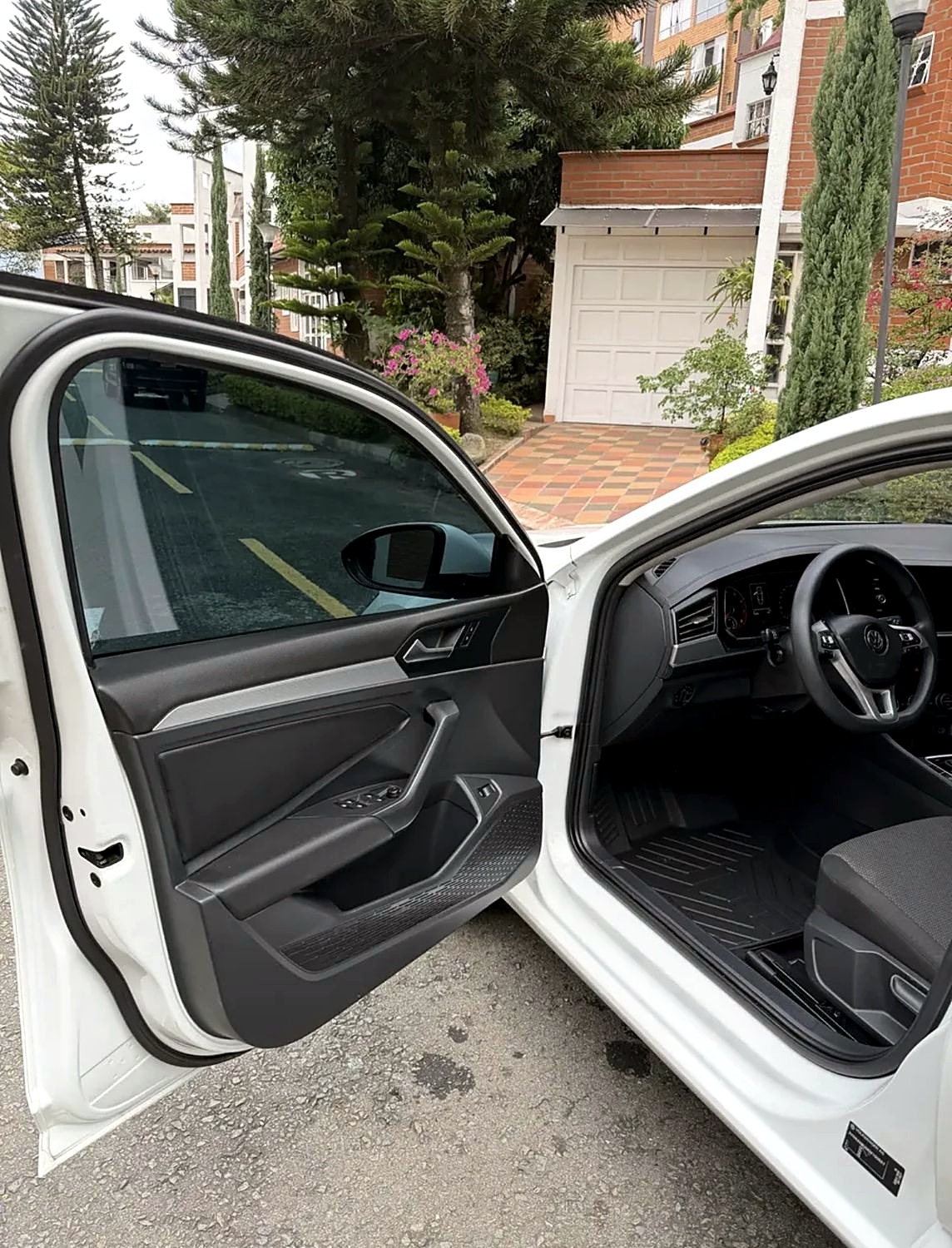 Volkswagen Jetta TSI foto 2