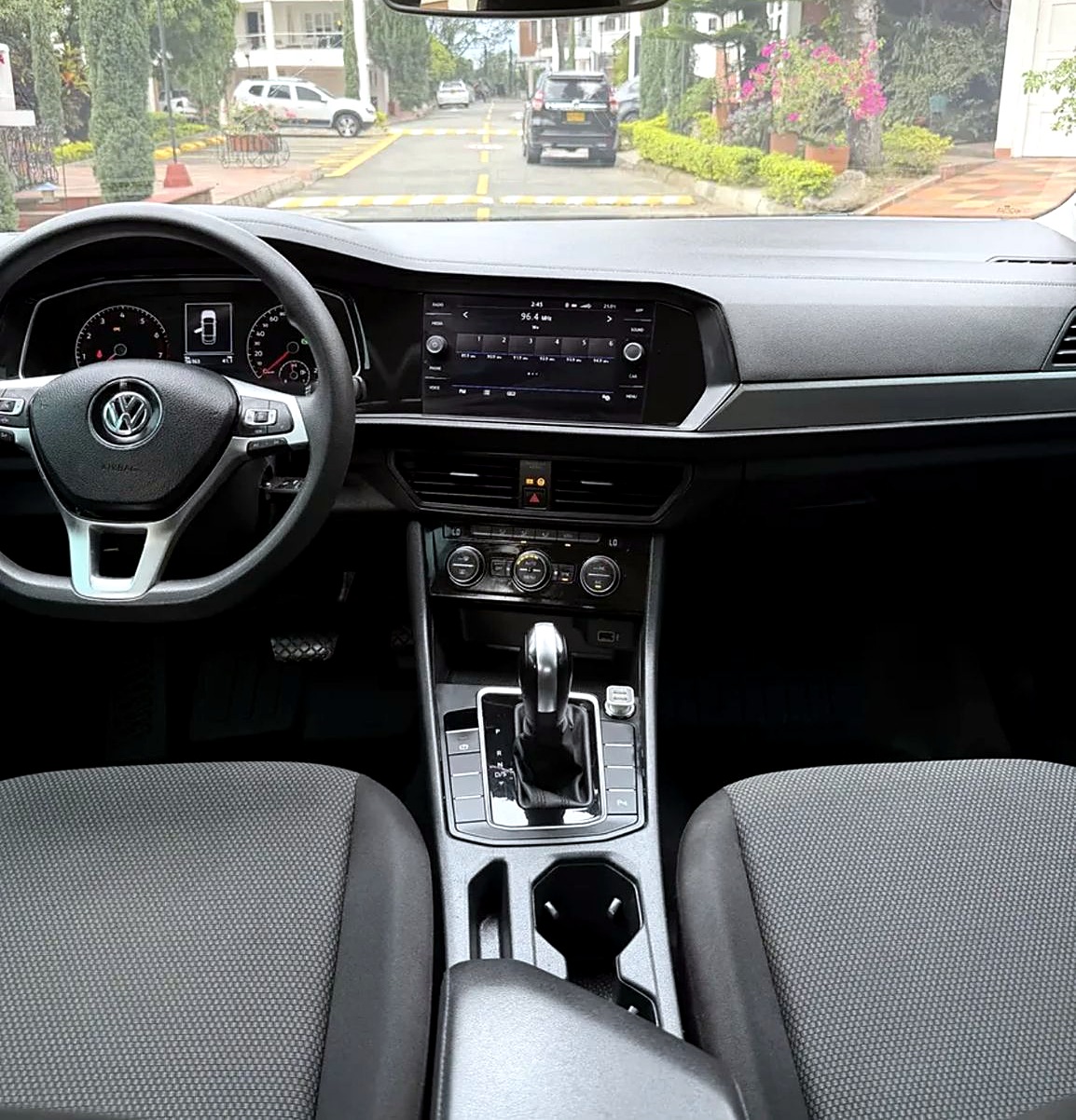 Volkswagen Jetta TSI foto 3
