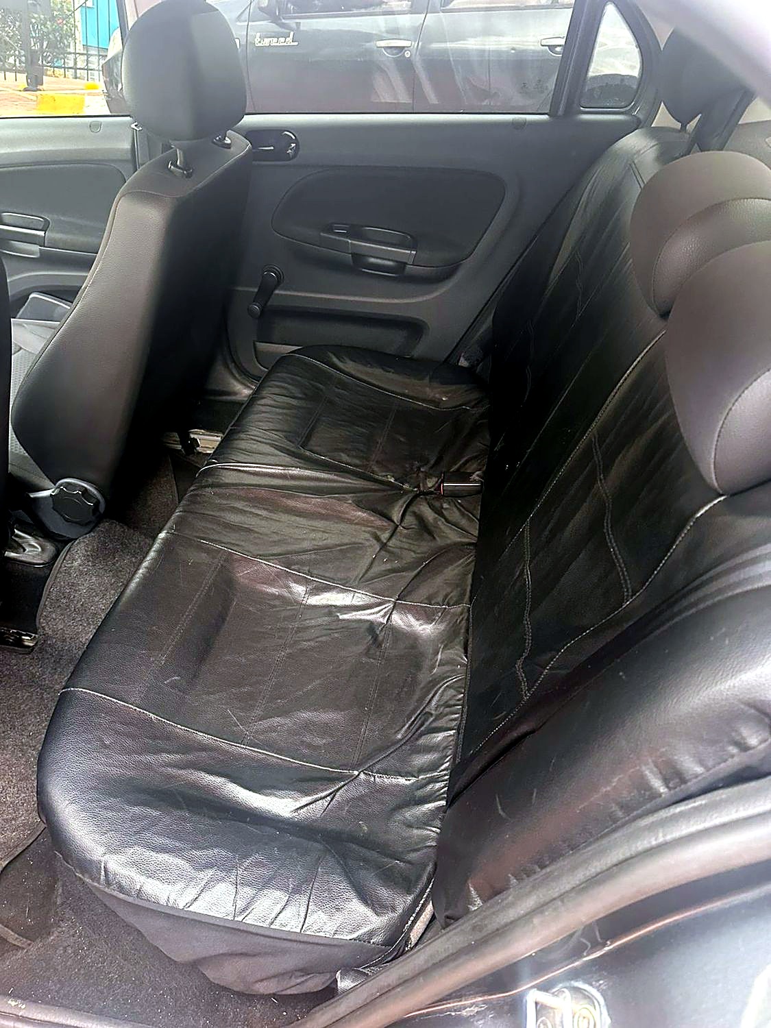 Volkswagen Voyage foto 2