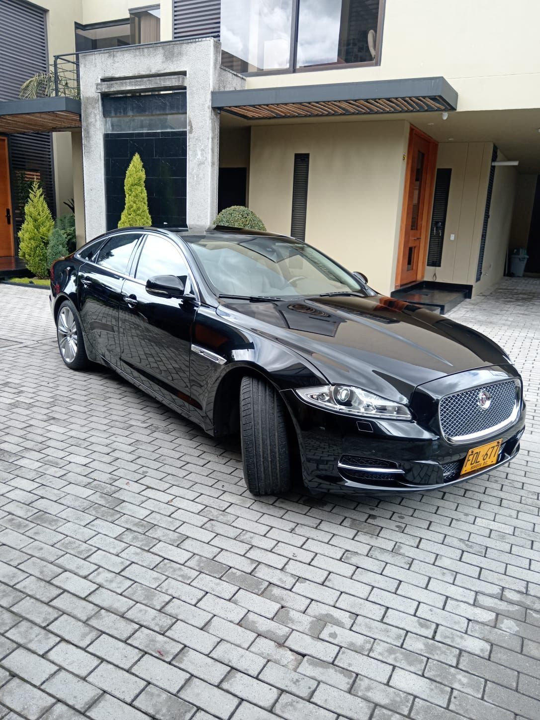 Jaguar XJ6
