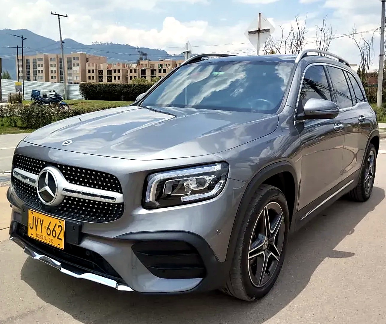 Mercedes-Benz GLB 200 AMG