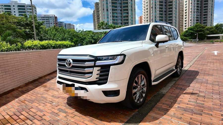 Toyota Land Cruiser GXR