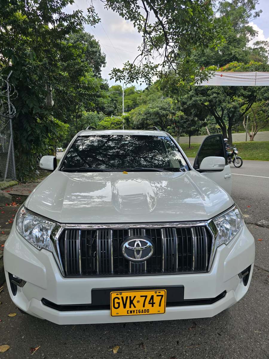 Toyota Land Cruiser Prado TXL Diesel